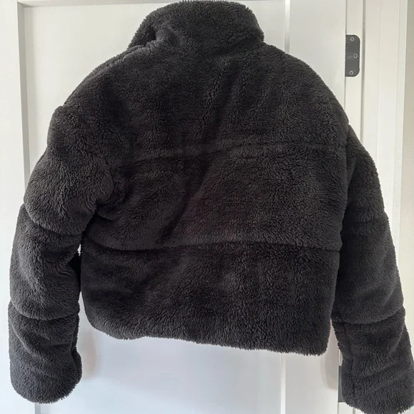 ALO Yoga Black Sherpa Puffer Jacket - Picture 6 of 8